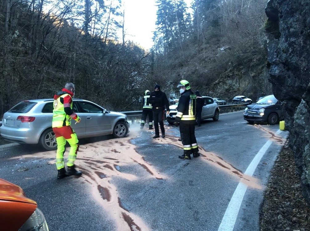 Incidente sulla strada della Val Gardena tre feriti VB33